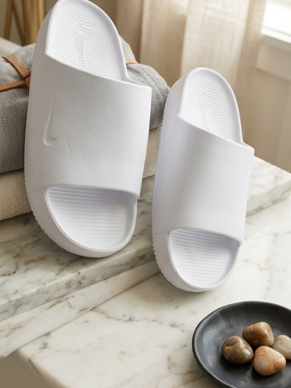 Nike Men's White Slide Sandals - Minimal Slip-On Slides